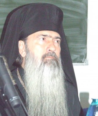 Paraclisul din Peştera, sfinţit de IPS